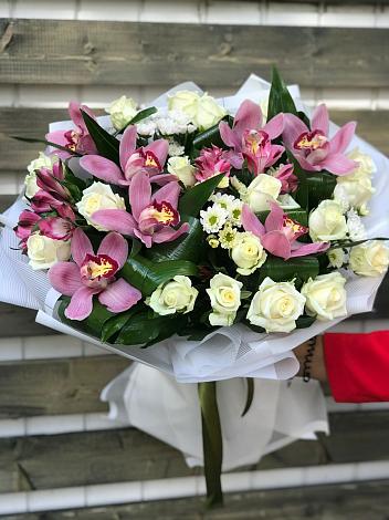Букет цветов из: Розы и Хризантемы в Иевлево