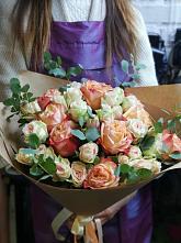 Букет цветов из:  Альстромерии и Розы #REPLACE_PRED# Иевлево