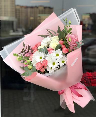 Букет цветов из: Розы, Лизиантусы и Хризантемы в Иевлево